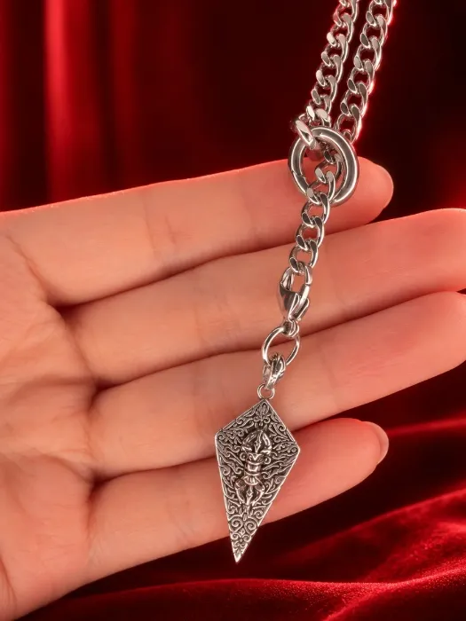 Knight Slip Chain Necklace