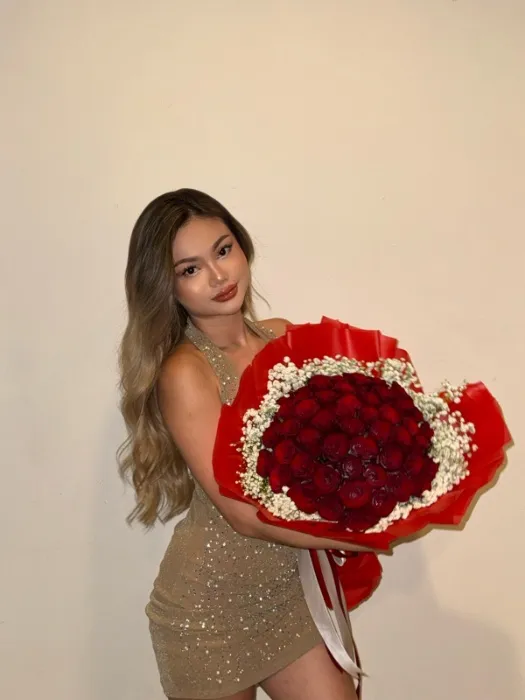 baby girl love flowers 🩷
