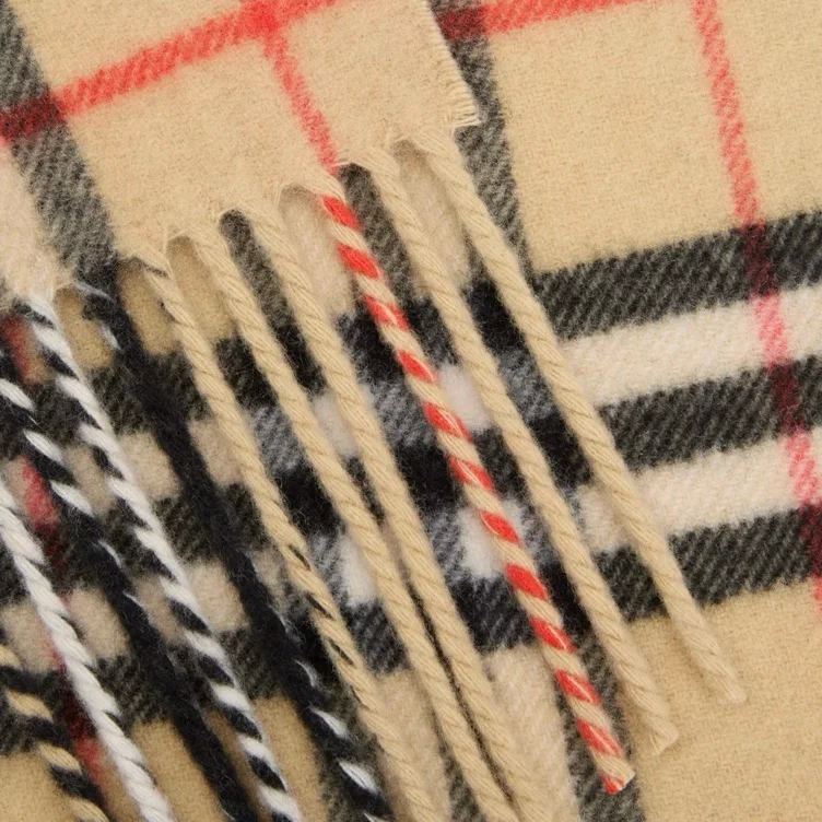Cashmere Burberry scarf