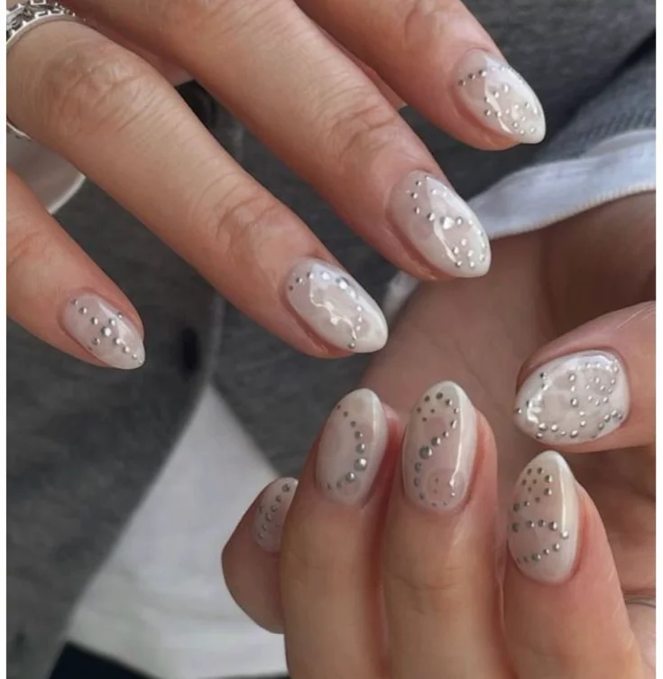 nails