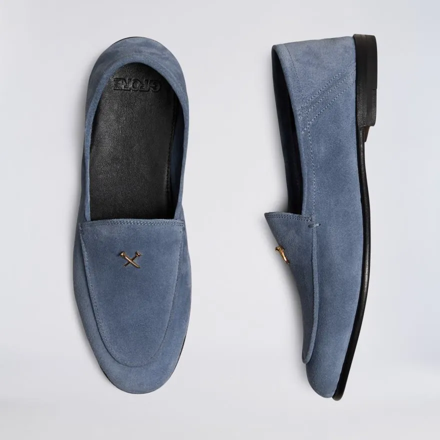 https://www.gfore.com/p/womens-metal-tees-suede-flex-loafer/192938616566.html?dwvar_gll000006_color=WIL