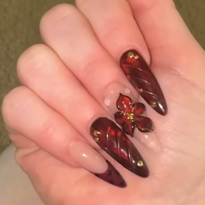 Sponsor my manicure and pedicure🥹