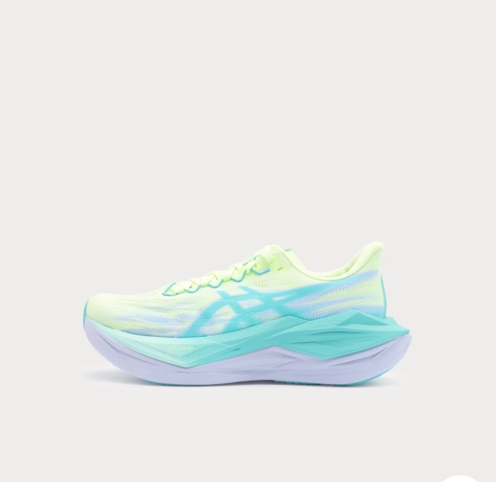 ASICS superblast