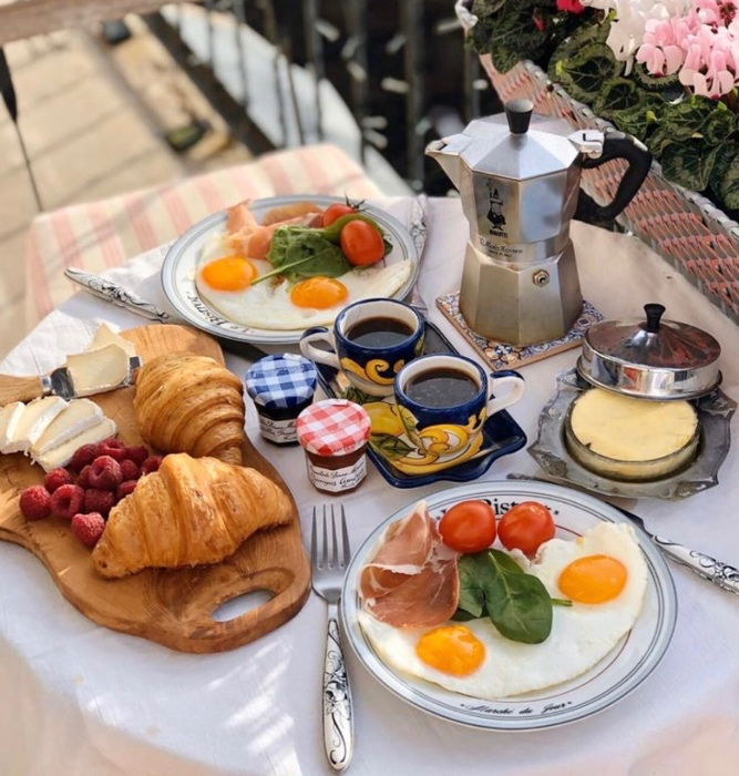 Beautiful breakfast 🥐
