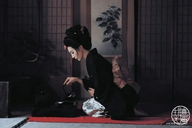 Cast Iron Japanese Teapot