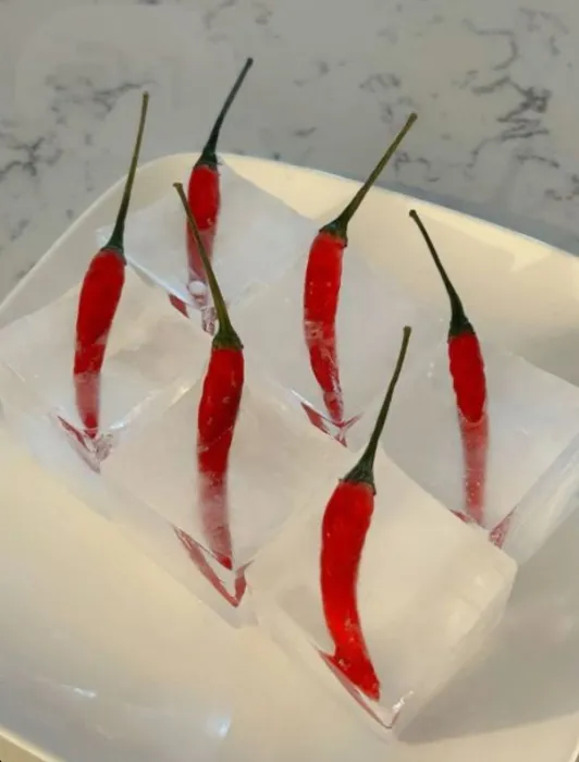 COCKTAIL GARNISH via ALICE'S SOIRÉE 
