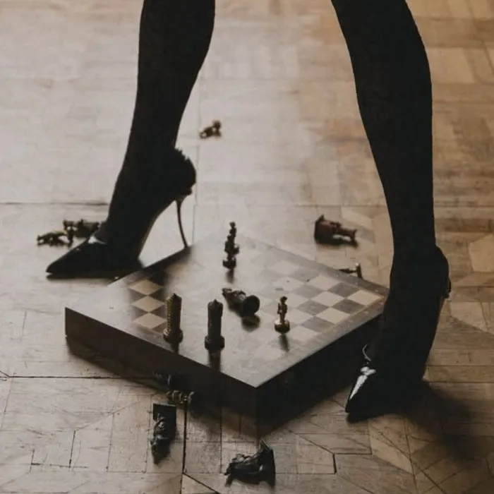 QUEEN SACRIFICE
