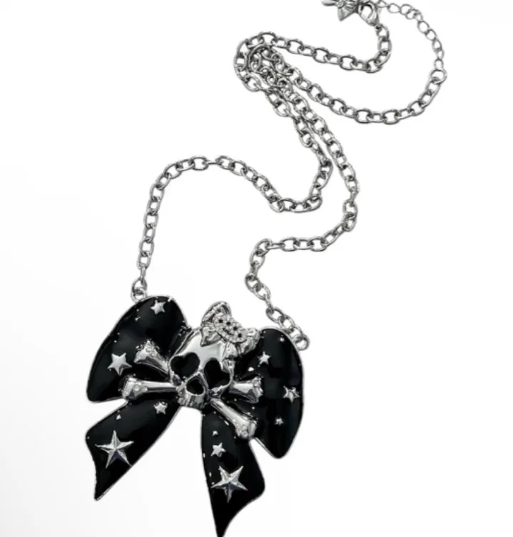 bow necklace :3