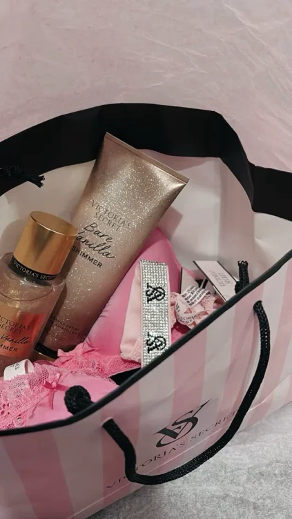 $100 VS Shopping Spree