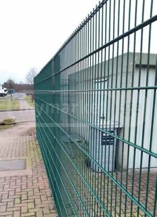 VERY IMPORTANT: Anti-Escape Hostel Fence