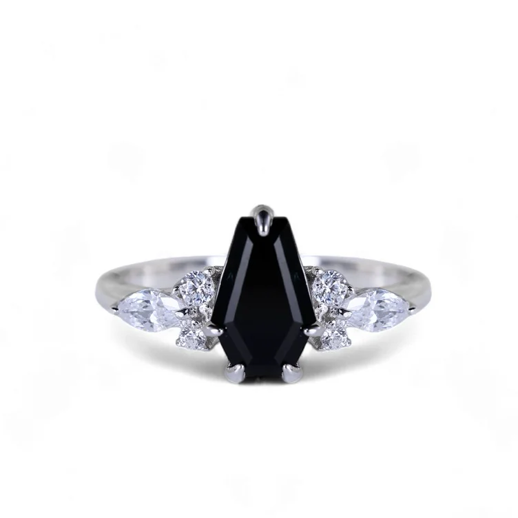 Coffin Ring | 10k Gold 
