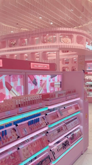 𝒮𝒽ℴ𝓅𝓅𝒾𝓃ℊ