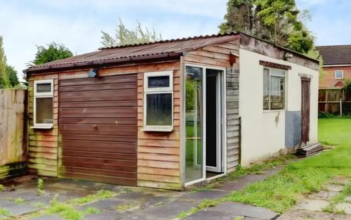 Workshop rebuild to sissy quarters
