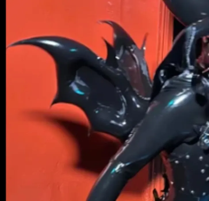 LATEX wings!!!! OMG need it! so nice for Halloween