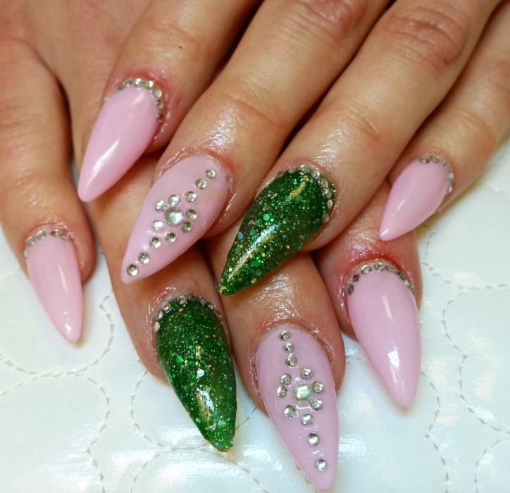 Treat me with beautiful nails