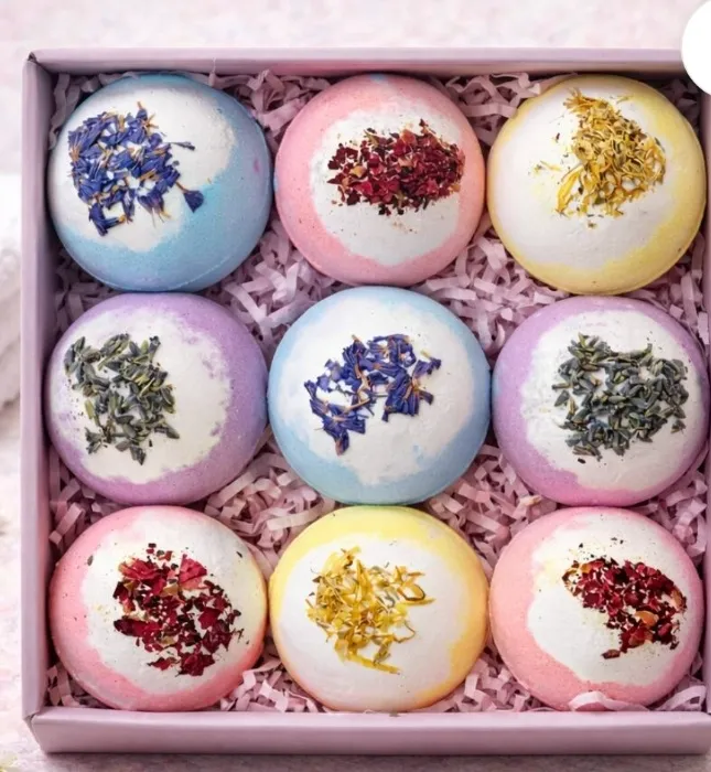 Birthday bath bombs