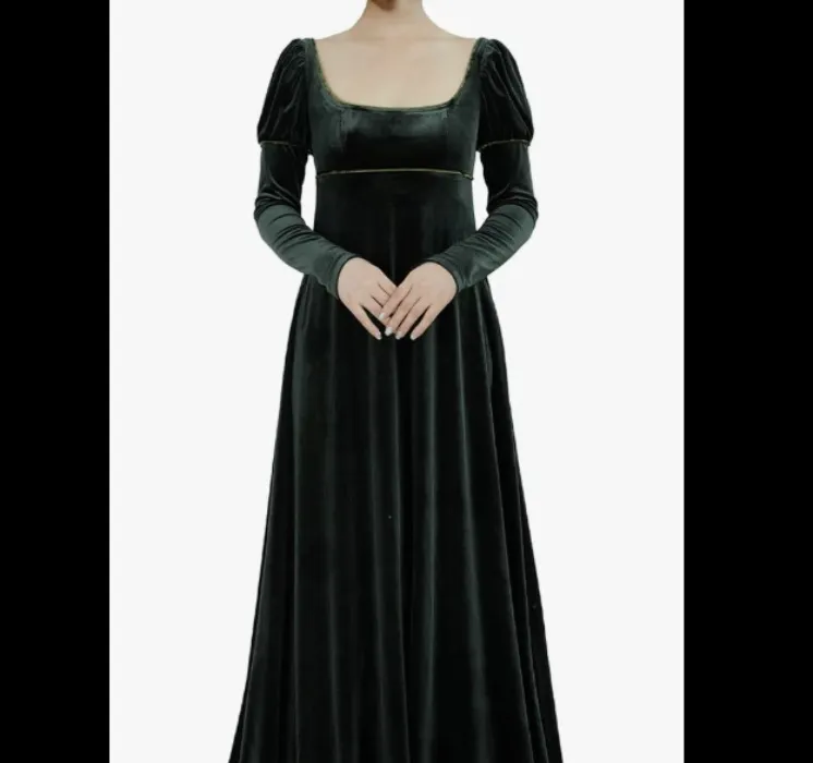 Medieval Revival Dress :3