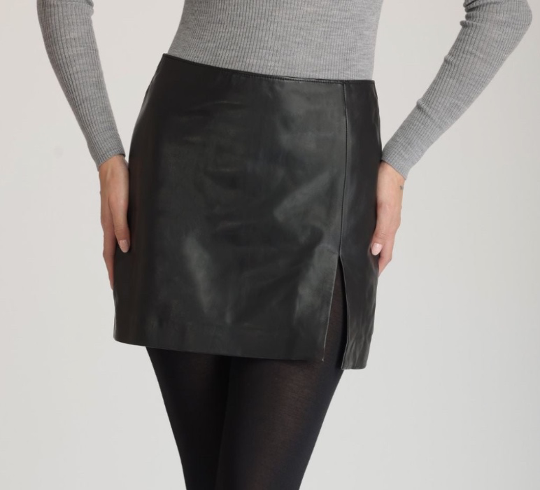Danier Leather Mini Skirt ~ Size 0
