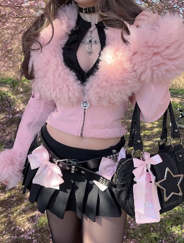 €100 - New Clothes ☆.' -