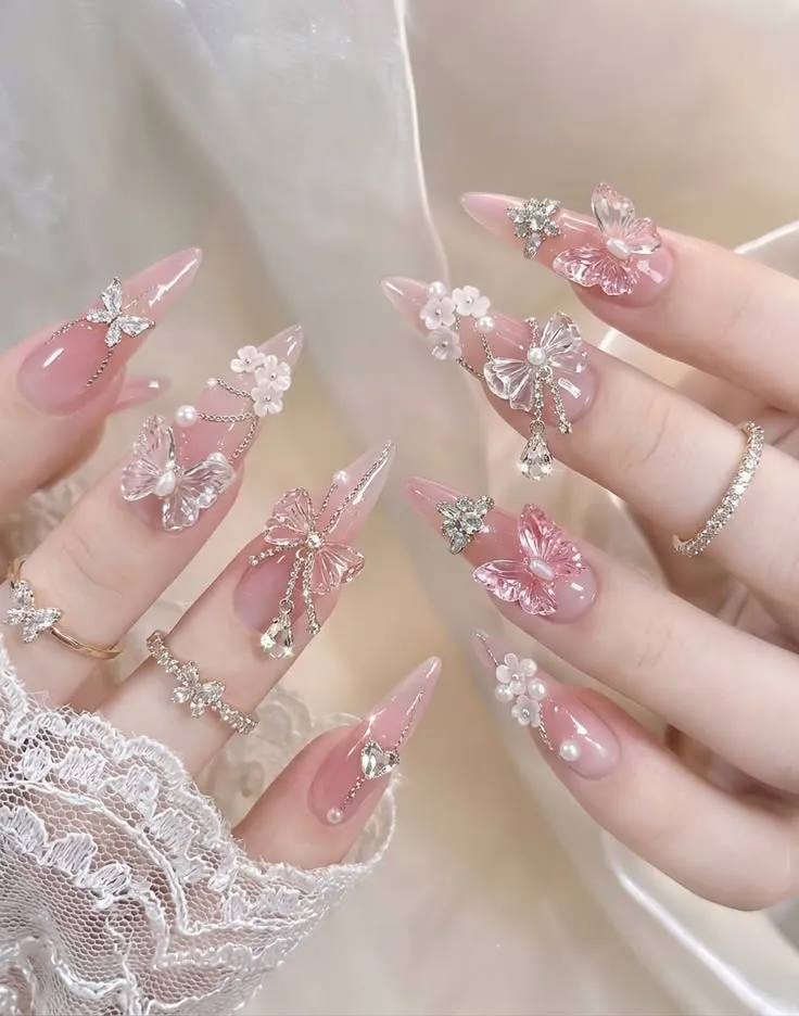 nails