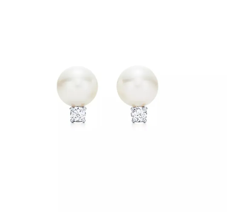 Tiffany Signature® Pearls Earrings.