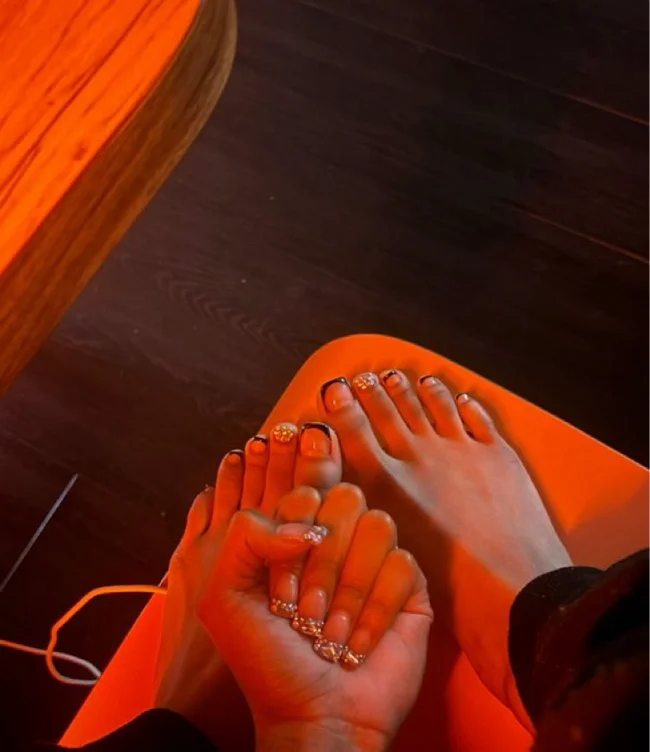 Spa mani  💅+ Pedi 🦶🏽+ tip