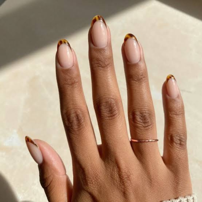 nails