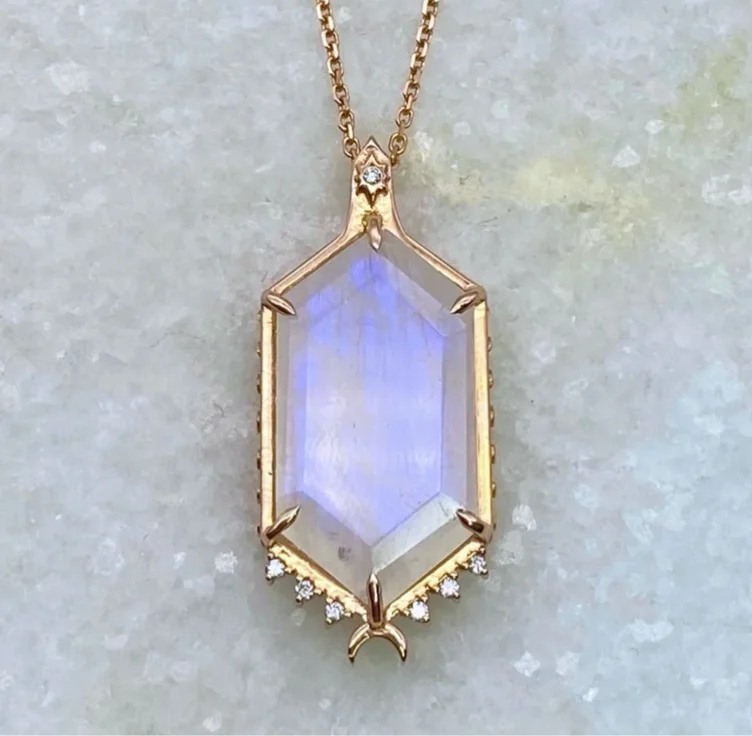 Aurora Amulet - Moonstone
