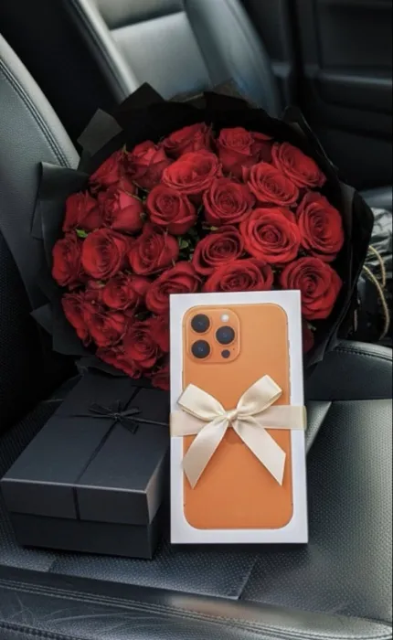 A queen deserves her iPhone. Period.👑📱✨ 