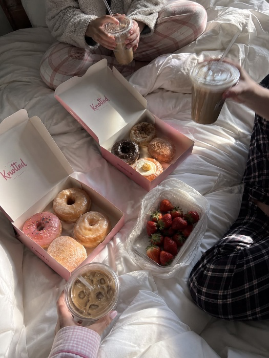 treats >.<