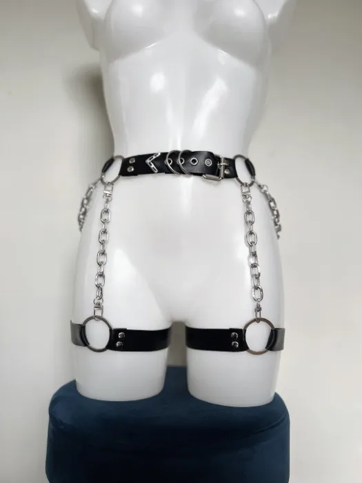 Mina chain suspenders