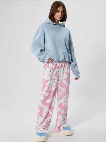 Polarowe różowe spodnie z motywem Cinnamoroll