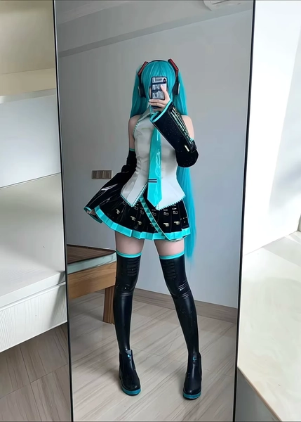 PVC Miku Cosplay