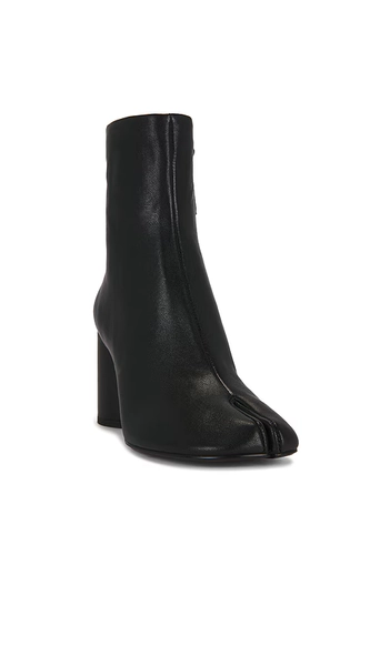 Steve Madden Caro Boot in Black. - size 6.5