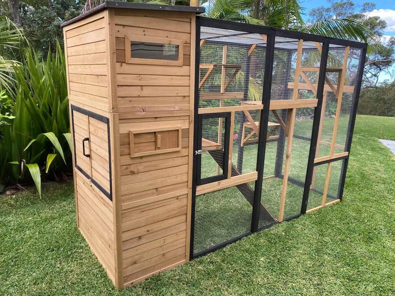 Outdoor Cat House 