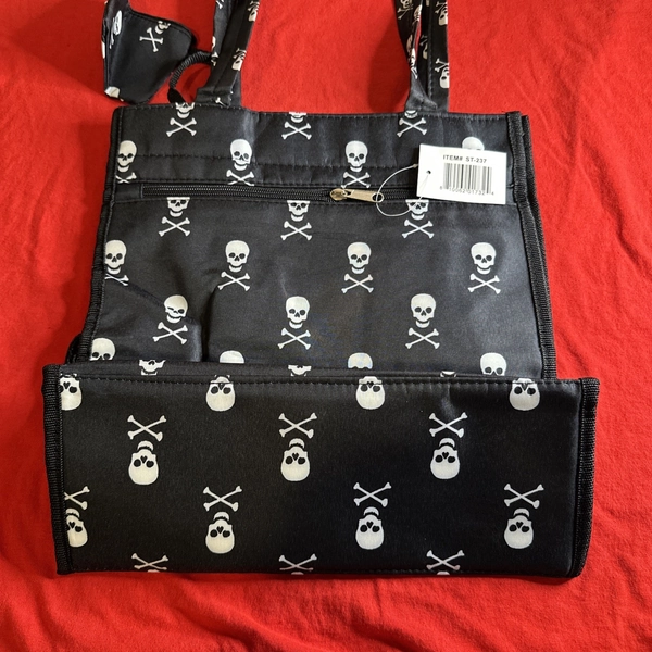 Skull & Crossbones Carry Bag