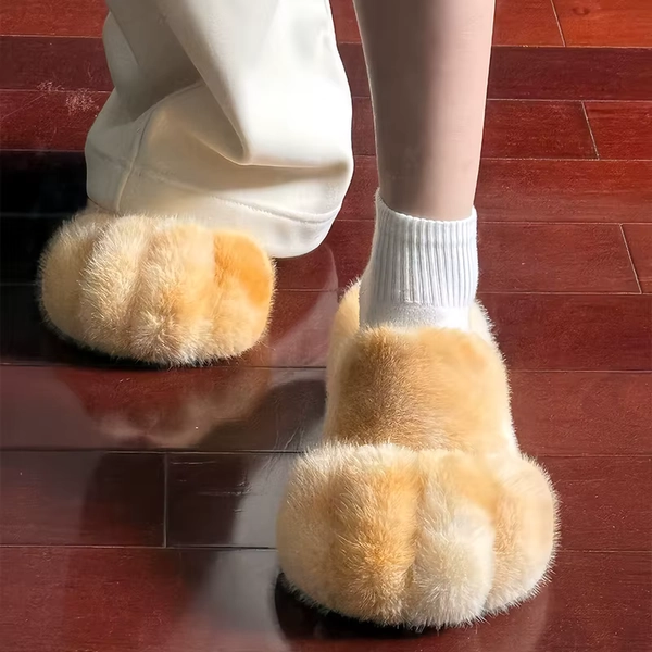 Fluffy Cat Paw Slippers, White - size 36-37