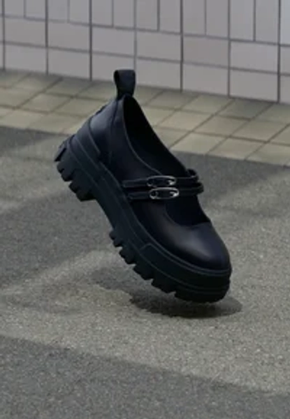 CUTE SHOES