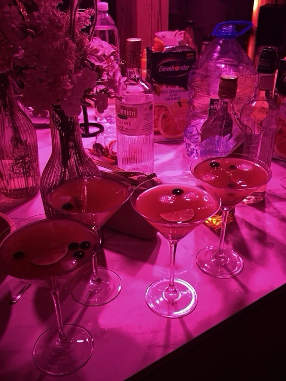 Start here, with drinks 🍹 