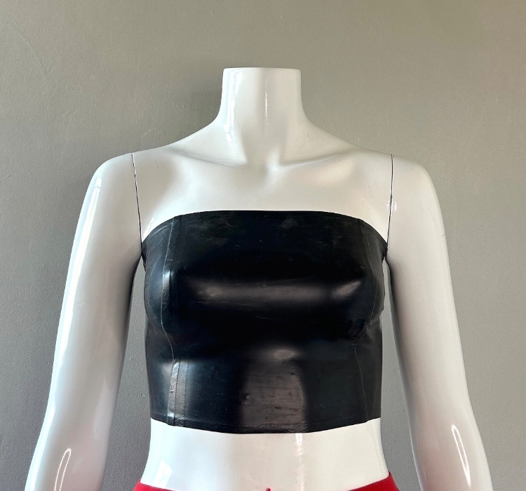 Latex mid top (in red)