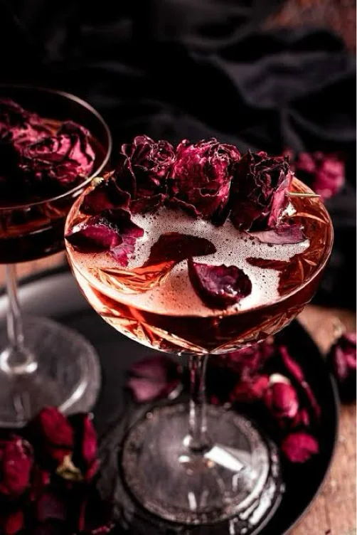 Buy me cocktails, it’s the way to my heart🖤