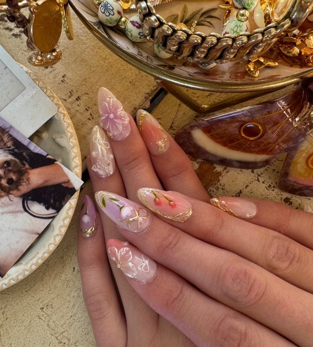 nails