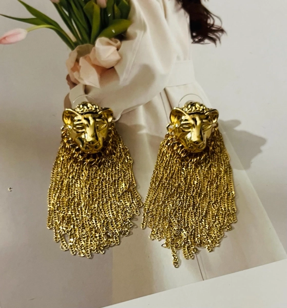 Vintage Gold Lion Head Chain Fringe Earrings – Bold Statement Dangle Design