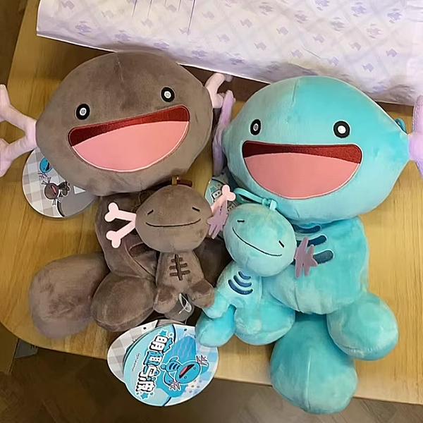 Mochila de Pelúcia Original Pokémon Center Série Mengqu Wooper Pardias Wooper, com Emblema de Pelúcia e Boneco de Pelúcia Modelo Fofo