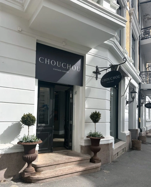 Chanel Classic Double Flap Bag Medium GHW