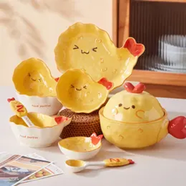 Adorable fried shrimp plate, a new ceramic fruit plate for home use, with a high-quality design and a beautiful engraved pattern, perfect for desserts and meals