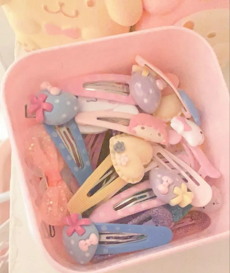 money for hairclips! >///< 