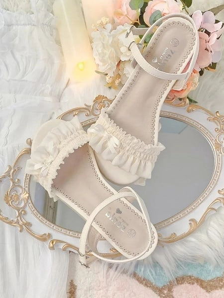 [$35.00]Bow Accent Ruffled Top Elegant Lolita Beige Mid-heel Sandals