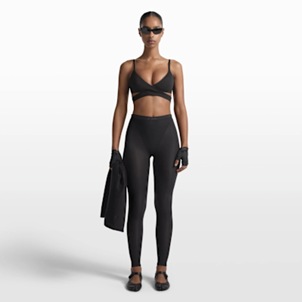 NikeSKIMS Weightless Layers Women's High-Waisted V-Panel Leggings