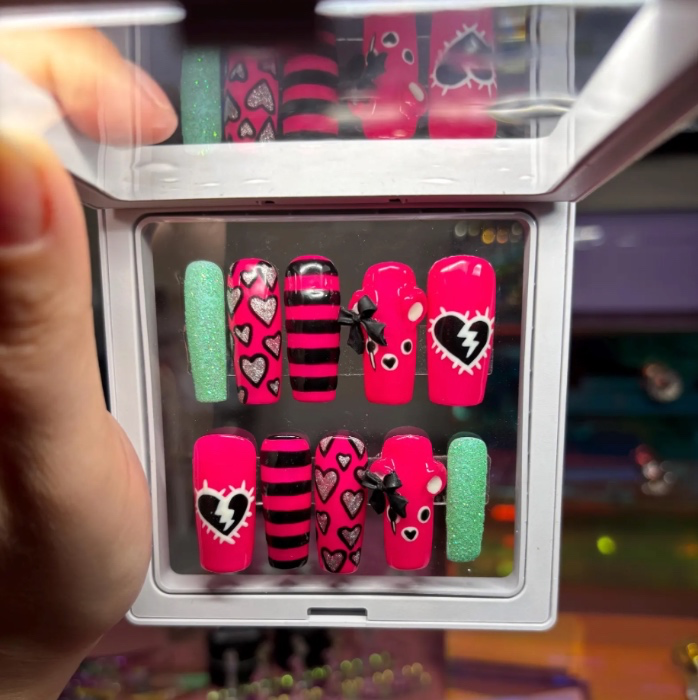 Cuddle Team Fortnite Press On Nails